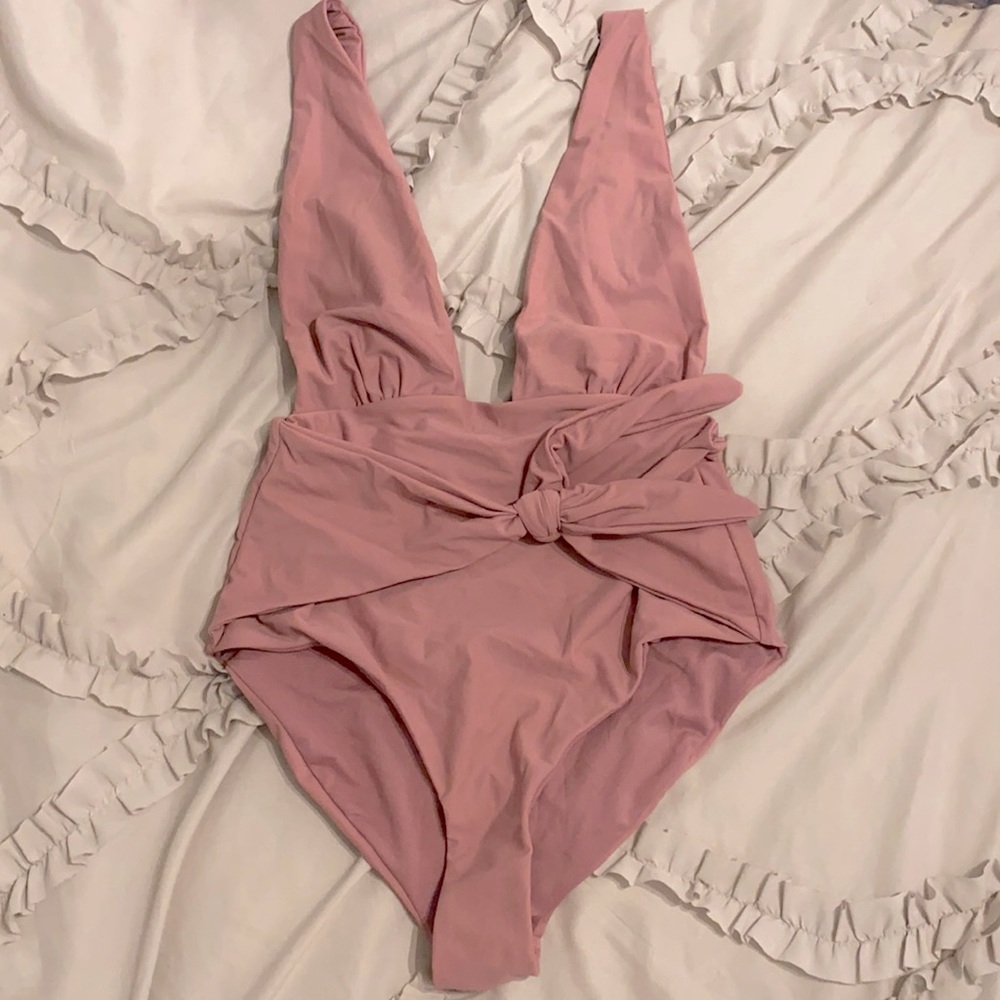 New Envya one piece size small with tie